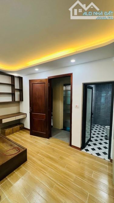 THANG MÁY - TRUNG TÂM THANH XUÂN -NHÀ MỚI ĐẦY ĐỦ NỘI THẤT - 3