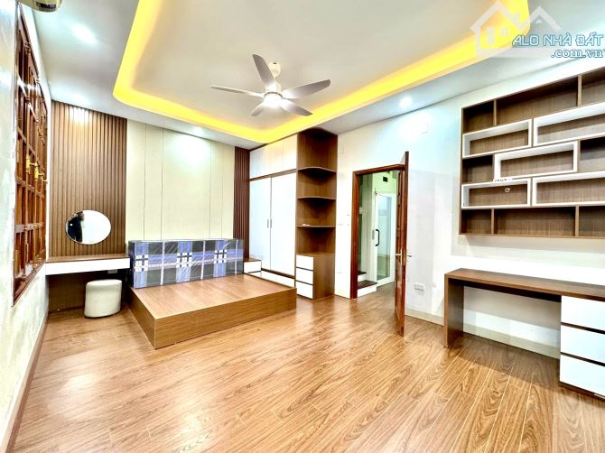 Bán nhà Hoàng Cầu, siêu kinh doanh, nhà đẹp, diện tích rộng 24 tỷ - 3