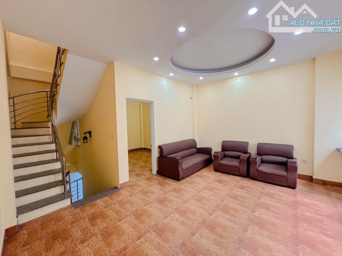 Bán nhà Ngọc Hòi, Thanh Trì diện tích 37m2, 4 tầng cách Ô TÔ 1 nhà - 3