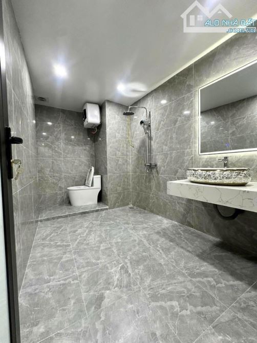 BÁN HÀO - LÔ GÓC 2 MẶT TIỀN – NHÀ ĐẸP ĐỐNG ĐA 28m², 5 TẦNG, NỘI THẤT XỊN – GIÁ 5.8 TỶ - 3