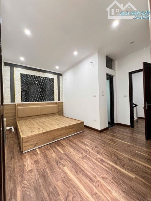 BÁN NHÀ ĐẠI TỪ LÔ GÓC NGÕ 3 GÁC 35m2, 5 TẦNG NHỈNH HƠN 6.5x TỶ - 3