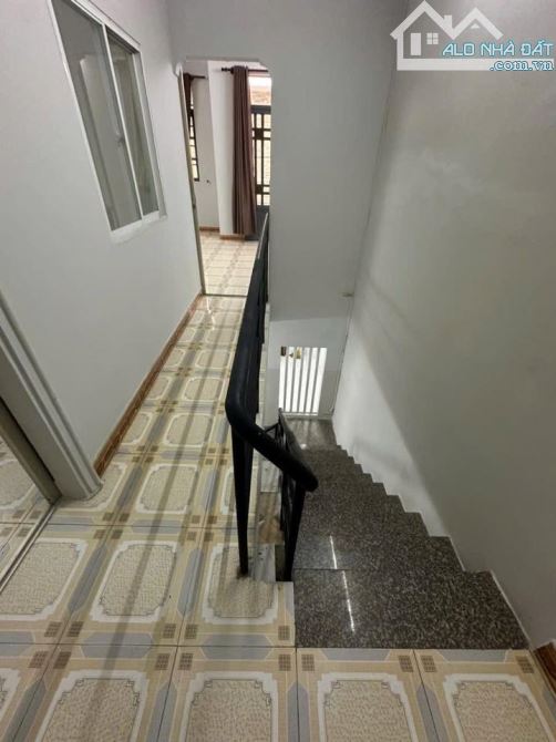 NHÀ GIÁ HIẾM KHU TÊN LỬA , 5.2 X 8.2 , 1 TRỆT 1 LẦU , HẼM XE HƠI ĐƯỜNG SỐ 6 GẦN ĐƯỜNG SỐ 1 - 3