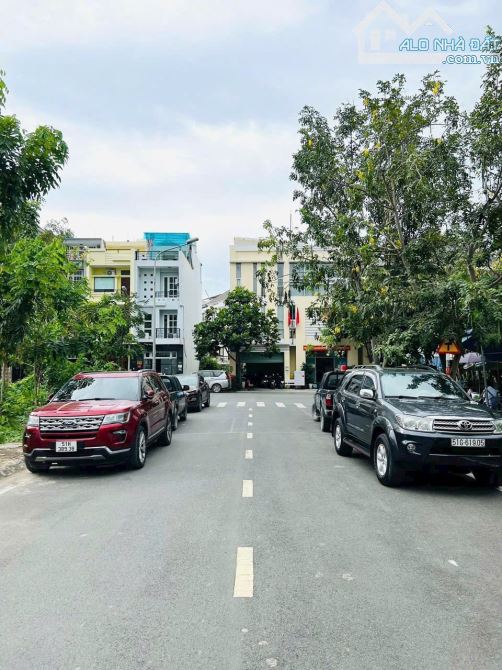Bán nhà biệt thự Him Lam đường Lương Định Của quận 2 gần chợ Bình Khánh (216m2) 60 tỷ - 3