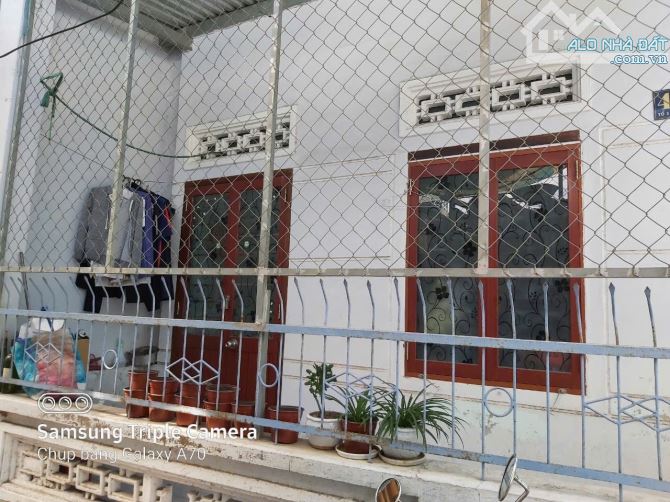 Nhà cấp 4 .36m2 hướng đông .đường 2m5 cách đường 2/4 .30m giá bán 1 tỷ 900 triệu - 3