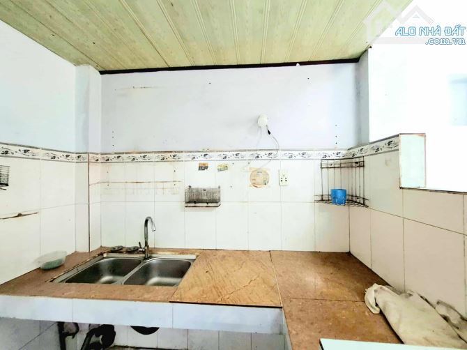 Gíap tân phú - hẻm 8m kế trường THPT BHH & TRƯỜNG TIỂU HỌC 24M2 - 4 tầng sổ vuông - 3