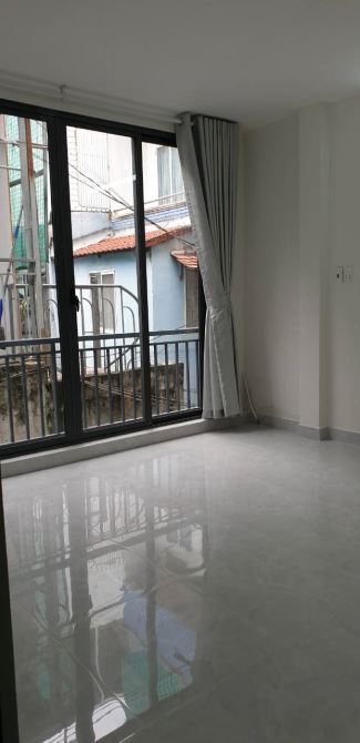 - CHỈ NHỈNH 3 TỶ, 3 TẦNG KIÊN CỐ - TT QUẬN 10 - NHÀ HẺM ĐƯỜNG TÔ HIẾN THÀNH - - 3