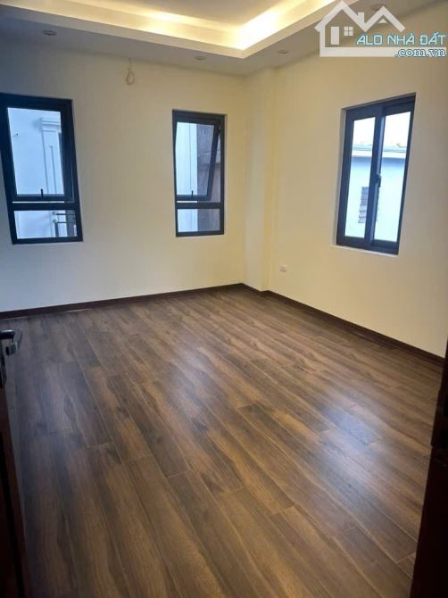 NHÀ ĐẸP BÁT KHỐI – LÀNG NHA – LONG BIÊN – 5 TẦNG – 5,85 TỶ – SỔ ĐỎ CHÍNH CHỦ - 3