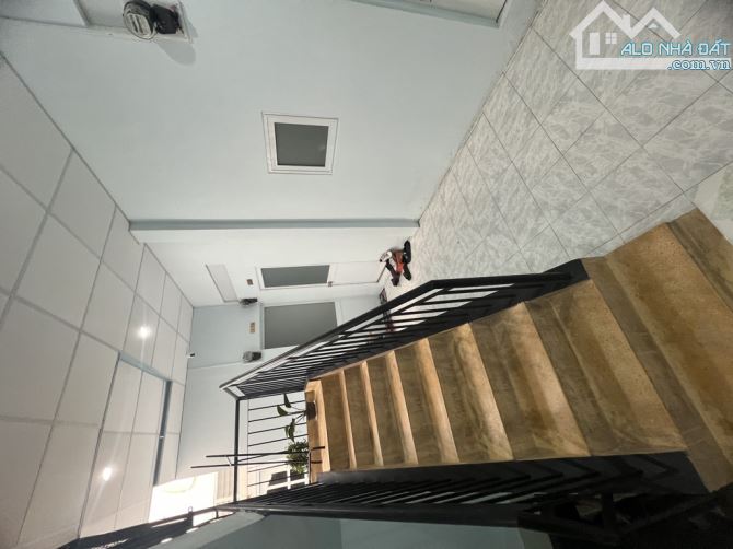 🏡B.án n.hà Hồng Bàng - 101m2 - N.gang 7.2 nở hậu 11m - Khu không quy hoạch - 3 T.ầng 🏡 - 3