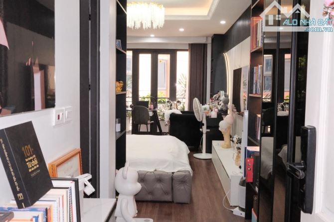 HOÀNG VĂN THÁI - 6 TẦNG THANG MÁY - 12.6 TỶ - PHÂN LÔ QUÂN ĐỘI - ÔTÔ TRÁNH - 3