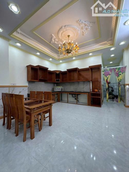 LÁI THIÊU NHÀ 3 TẦNG DT 100 M2 GIÁ 6,2 TỶ TL - 3
