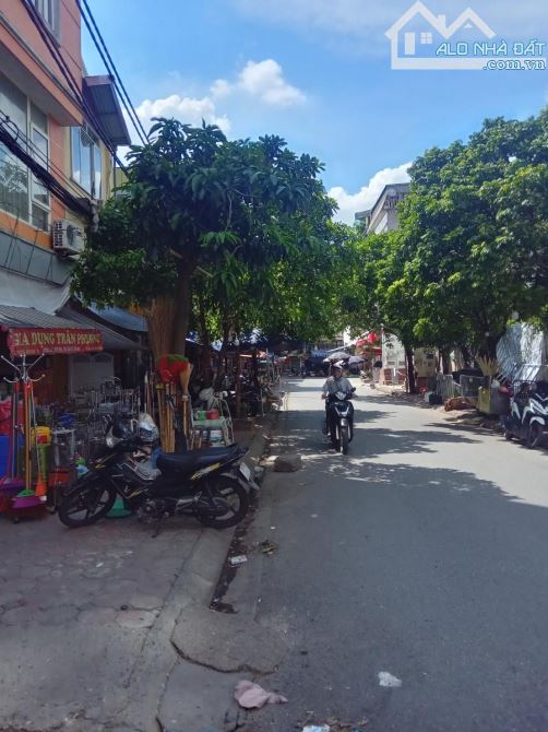Hiếm. Phân lô , ô tô qua nhà Ngô Thì Nhậm , Hà Đông. Ngõ rộng ,Khu DV sầm uất, 35m ,5 tầng - 3