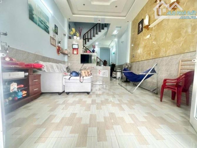 Bán nhà chính chủ 1 trệt 1 lầu, xây dựng kiên cố  Vị trí: Gần ngã tư Trần Hưng Đạo - 3