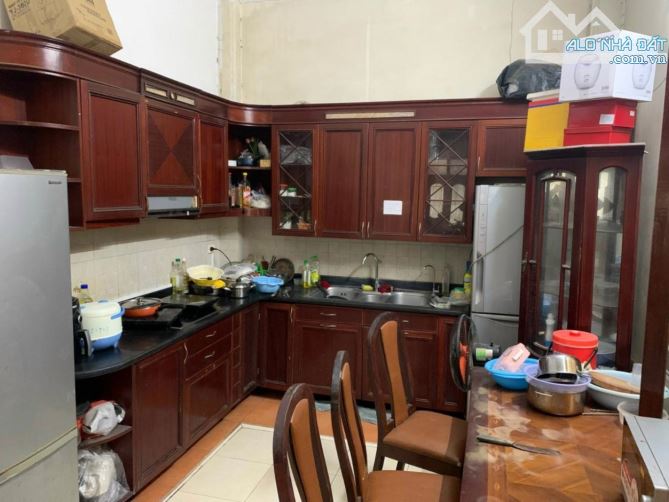 Bán nhà Hào Nam  gần ga tàu điện Cát Linh dân xây khung cột bê tông chắc chắn gần phố nhà - 3