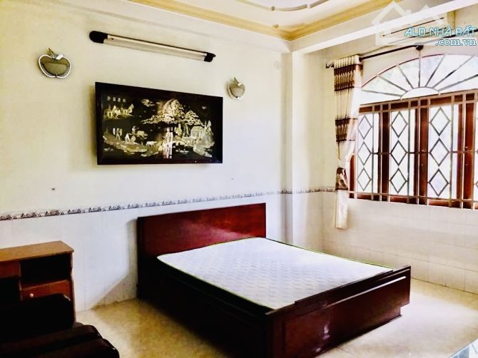 Khu Ao Sen - Tên Lửa - 4 tầng - 5m x 20m - 4PN rộng - View công viên - 3