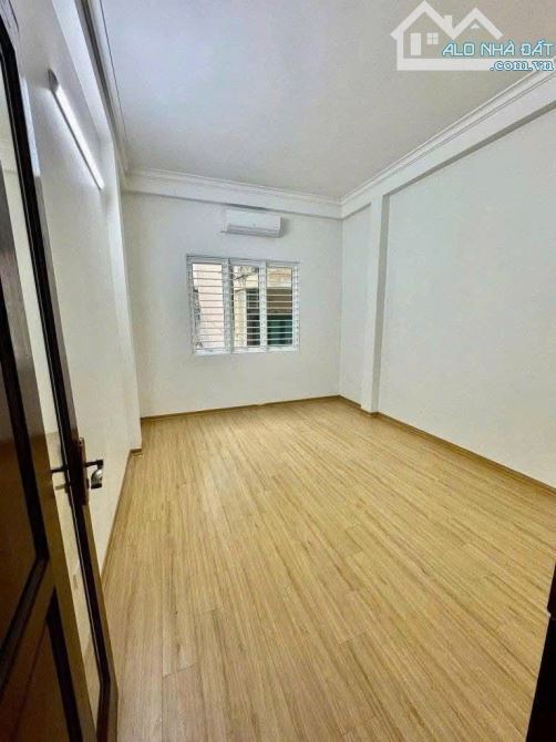 Cho thuê nhà riêng Ngõ Quan Thổ 3, Tôn Đức Thắng, Hàng Bột, Đống Đa. DT 36m x 4 tầng, giá - 3