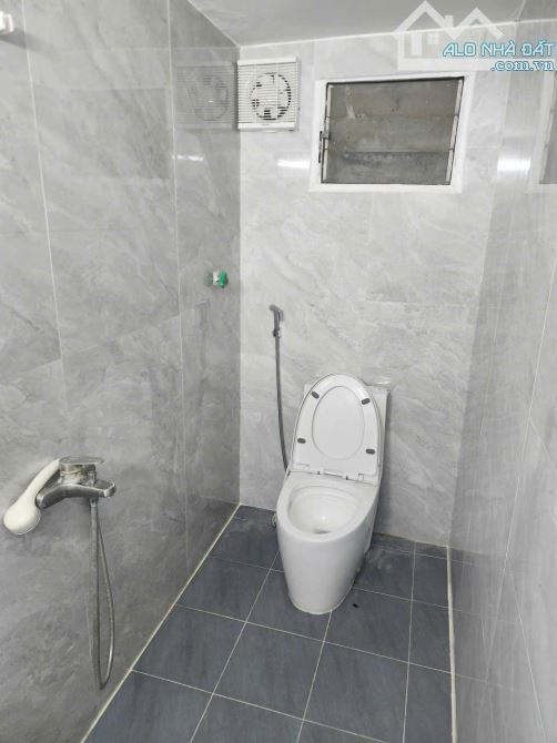 Cho thuê nhà Ngõ Đường Láng, Phường Láng Hạ, Quận Đống Đa. Dt 30m 3 tầng, giá 9tr - 3