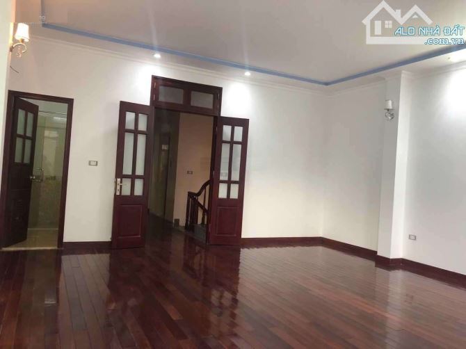 Cho thuê căn nhà ngõ 27 phố Đặng Thùy Trâm, Dt 75m2 x 5 tầng, mặt tiền 6m - 4