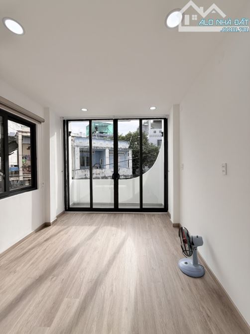 Hiếm: nhà bán hẻm xe hơi khu VIP Lê Văn Sỹ, Đặng Văn Ngữ - DT: 35m2 x 3 tầng - 7 tỷ xíu - 4