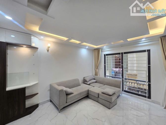 BÁN NHÀ NGUYÊN CĂN LÔ GÓC 5 TẦNG PHỐ 8/3-38M-MT 4.7M-OTO ĐỖ CỔNG-CHỈ 7.4 TỈ - 4
