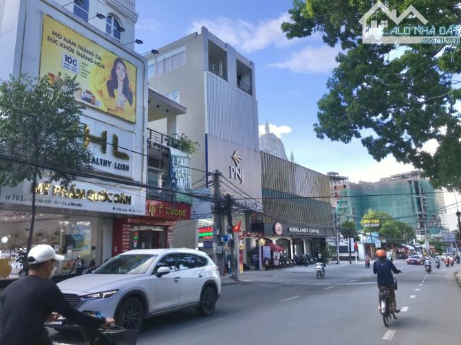 Bán Gấp..5,5 tỷ. Nhà 1T1L đẹp góc 2MT xây tâm huyết P. Tam Hoà. 6x22m. Đường 7m. - 4