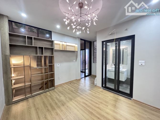 DÂN XÂY CHẮC CHẮN TỈ MỈ ĐẸP TỪNG CHI TIẾT - TRUNG TÂM NGUYỄN VĂN CỪ - 2THOÁNG - Ô TÔ ĐỖ CỬ - 4