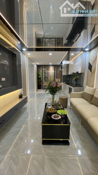 Bán nhà La Thành Giảng Võ  gần phố , nhà đẹp như khách sạn 2 thoáng full nội thất cao cấp - 4