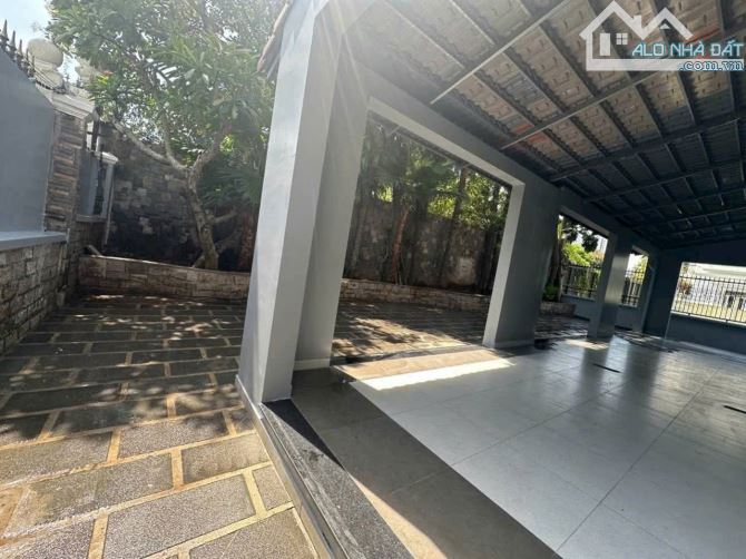 Bán Biệt Thự Góc 2MT Nguyễn Văn Hưởng - 4