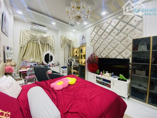🚘 QUẬN 8 – NHÀ 3 TẦNG MỚI ĐẸP – XE HƠI TỚI CỬA 🏡 💰 Giá chỉ nhỉnh 8 tỷ 📐 - 4