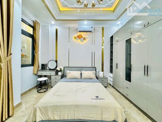 Đi nước ngoài định cư bán gấp nhà ở đường Trần Quốc Toản, phường Võ Thị Sáu, quận 3, giá 3 - 4