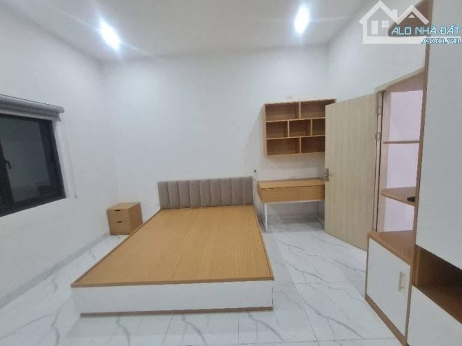 HOÀNG HOA THÁM-58m-4tầng- MT4.9m- 8,6t-3THOÁNG -GẦN PHỐ - FULL NỘI THẤT- Ô CHỜ THANG MÁY - 4