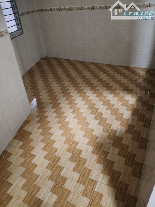 Gấp bán nhà mặt tiền Quận 3 - 52m2 (4.8 x 11) sổ vuông - Vị trí đắc địa vòng xoay Dân Chủ - 4