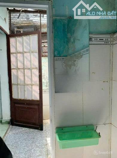 Bán gấp căn nhà c4 ở Hóc Môn, để có tiền cho con qua nước ngoài. DT 57m2, giá 810 triệu. - 4