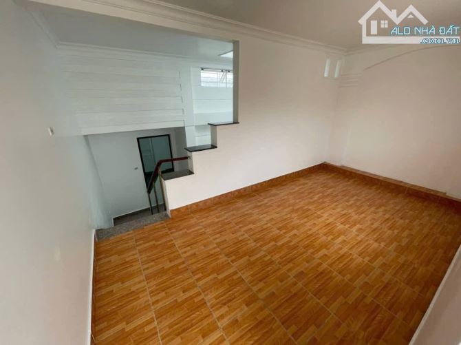 6 tỷ 550 𝐁𝐚́𝐧  nhà 4 Tầng ngay Ngã 3Văn Cao cắt Ngô Gia tự  Nhà có Gara ô tô để được 2 - 4