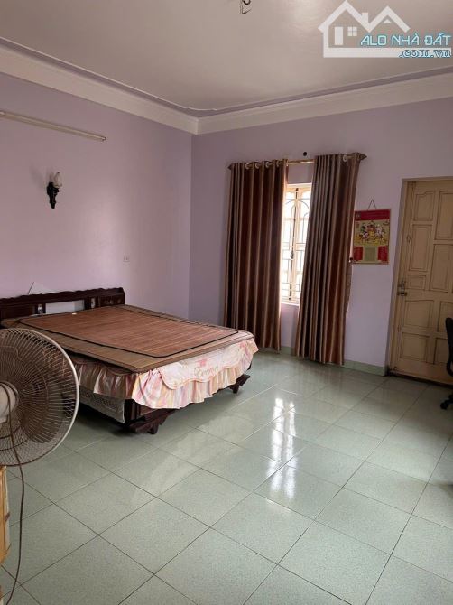 bán nhà góc thoáng khu đô thị trần hưng đạo, diện tích cực rộng gần 100m2 mà giá cực êm. - 4