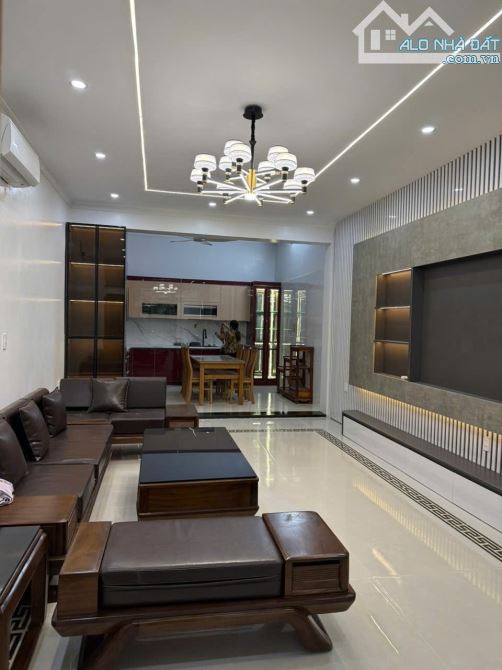 Bán nhà 4 tầng ô tô vào nhà phố Khúc Thừa Dụ - 4