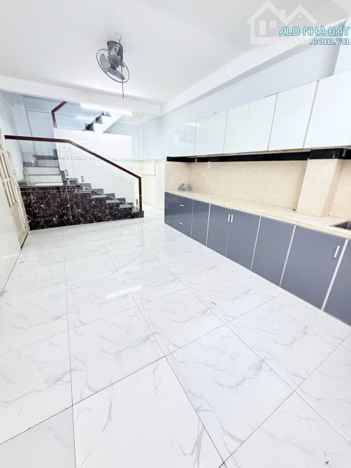 BÁN NHÀ MẶT TIỀN ĐƯỜNG LÊ THỊ BẠCH CÁT, P.13, QUẬN 11 -  9.2 TỶ - 3