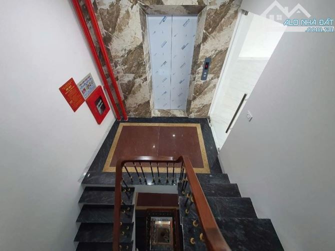 Bán nhà mặt phố Tam Trinh, 100m2 x 8 tầng, lô góc, MT 6m - 4