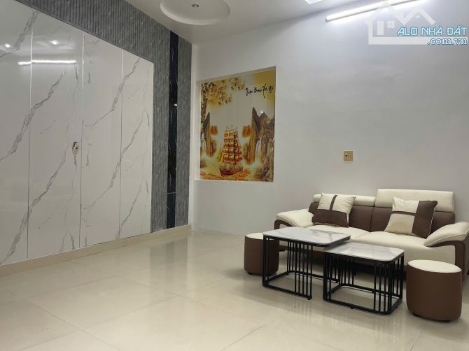 Spc ✅ Chào b.án căn nhà mặt ngõ Trung Hành  👉Diện tích: 41.2m nhà 3.5 tầng Cấu trúc: Phòn - 4