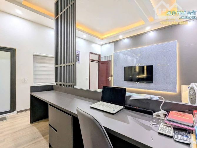 🏠6,5 tỷ bán nhà 3 tầng Mặt Ngõ Cát Dài ,lê chân  Gốc  Dân xây kiên cố Diện tích: 83m² - 4