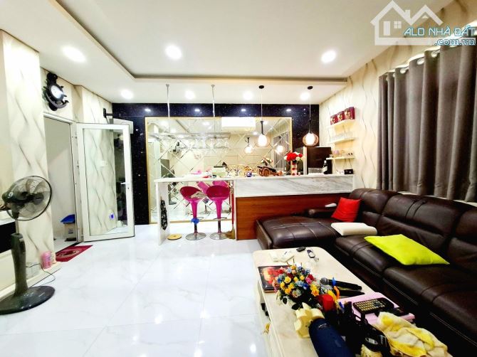 HIẾM KDC BÔNG SAO NGANG KHỦNG 8M - 128m2 - 4 TẦNG - XE HƠI ĐỖ CỬA - CÔNG VIÊN - 24.5 TỶ TL - 4