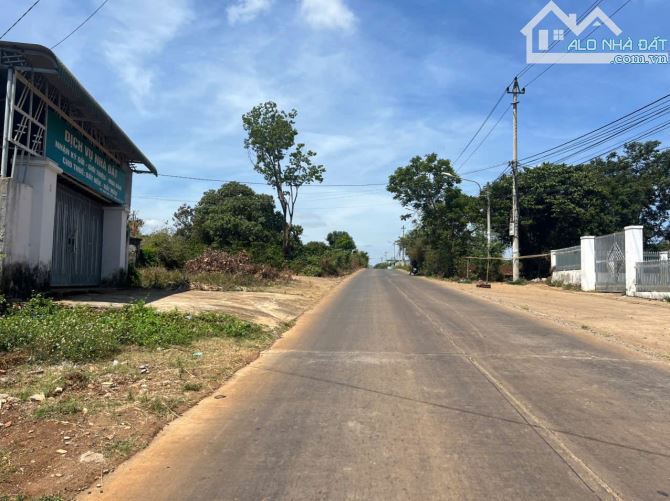 Mặt tiền y wang nối dài thôn 4 ekao, đất sâu miên man, giáp suối. - 4