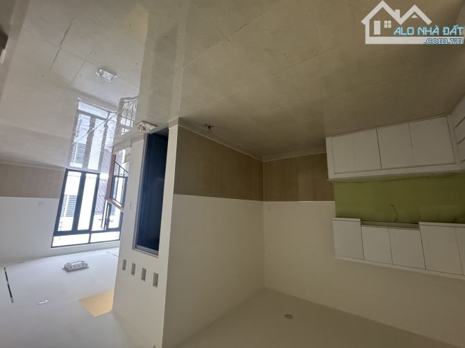BÁN CHDV GÒ VẤP. 3 TẦNG 84M2. THU NHẬP 25TR/TH. HXH TRƯỚC NHÀ. NHỈNH 6TỶ TL - 4