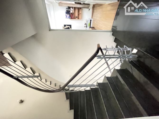 NHÀ ĐẸP Ở LUÔN - NGÃ TƯ LÒ ĐÚC - TRẦN KHÁT CHÂN - GẦN PHỐ - GẦN Ô TÔ - 4