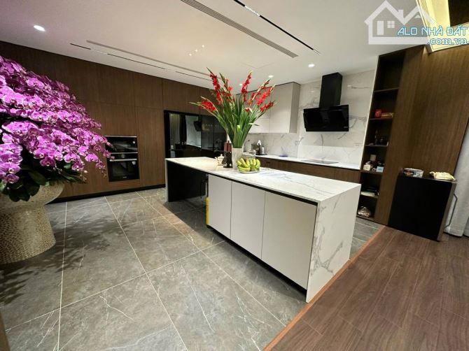 Bán liền kề KDT Văn Phú- trục kinh doanh- ô cạnh góc- thang máy - giá rẻ nhất khu vực - 4