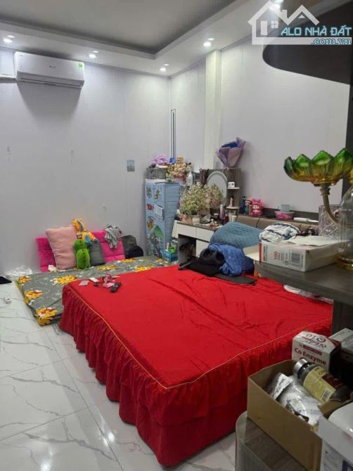 BÁN NHÀ LA THÀNH ĐỐNG ĐA 25m 5Tầng Mt 4m GIÁ 5.7 TỶ LÔ GÓC NGÕ THÔNG KINH DOANH. - 4