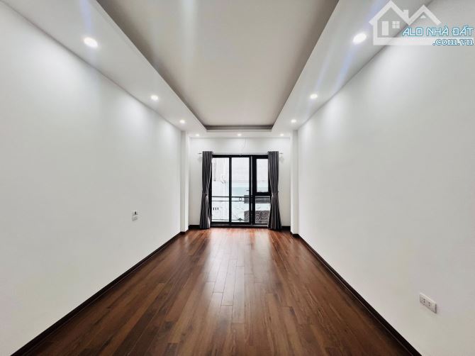 BÁN NHÀ LÁNG HẠ ĐỐNG ĐA 32m 5Tầng Mt 3.7m GIÁ 7.7 TỶ LÔ GÓC NGÕ THÔNG KINH DOANH. - 4