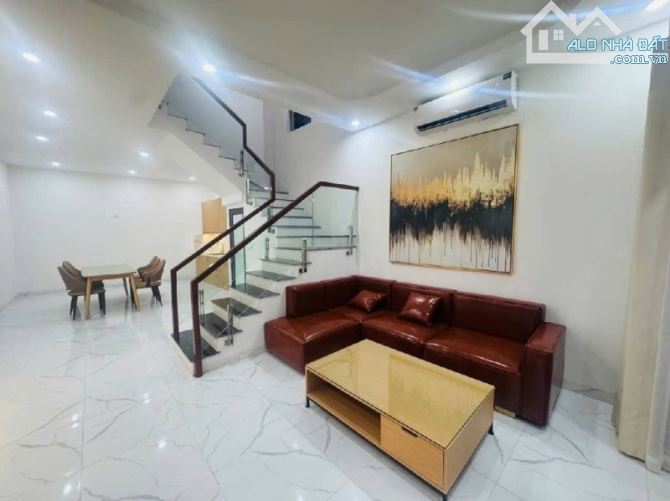 NHÀ ĐẸP XUÂN LA – 50M² – 5 TẦNG – MT 4M – 13TỶ - 4