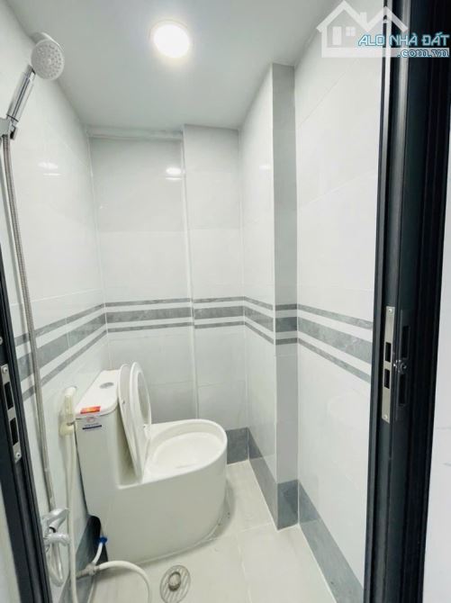 HỘ KHẨU TPHCM-2 TẦNG-HƯNG PHÚ-CẦU CHỮ Y-TRUNG TÂM QUẬN 8-DT: NGANG 3M-DƯỚI 1 TỶ - 4