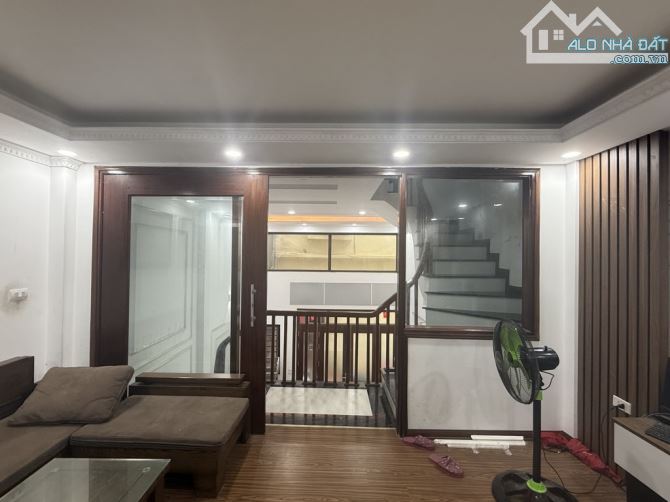 ĐẠI TỪ- 48m2- NGÕ NÔNG - Ô TÔ ĐỖ CỔNG- NHÀ ĐẸP - 2 THOÁNG - 4