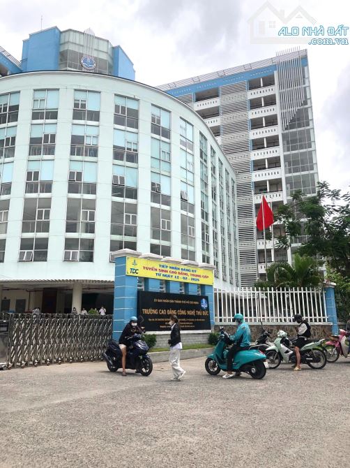 BÁN NHÀ 3 TẦNG LINH CHIỂU THỦ ĐỨC 54M2 -GẪN CÁC TRƯỜNG ĐẠI HỌC GIÁ 5.2 TỶ - 4